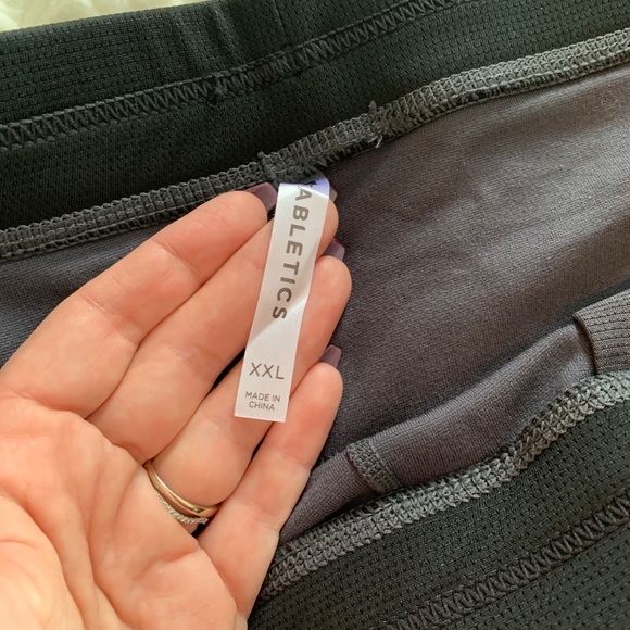 Fabletics Bundle - Picture 7 of 7